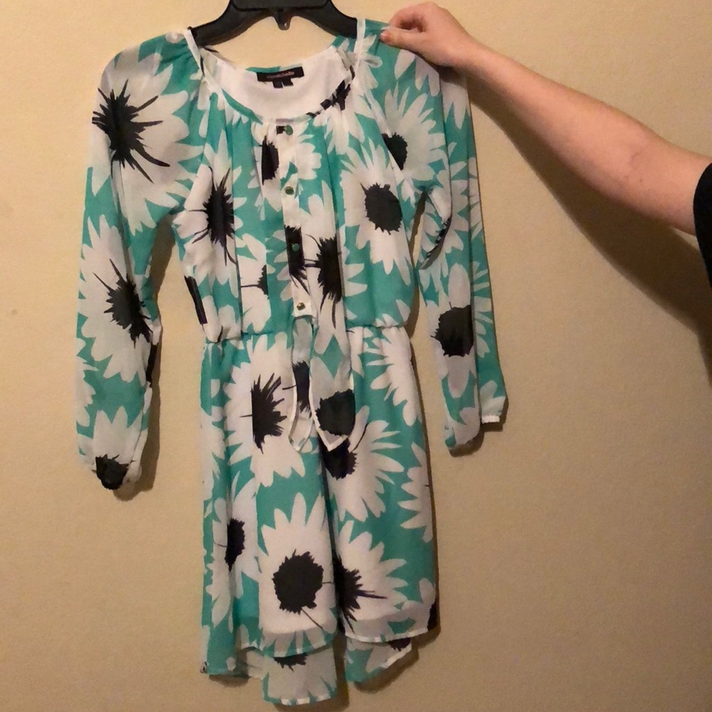 I’m selling a cute dress